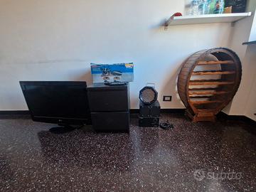 TV, impianto audio, frigorifero, vari 