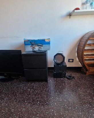 TV, impianto audio, frigorifero, vari 