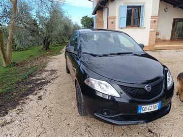 Lancia Ypsilon 1.0 Hybrid EcoChic | Unico Propriet