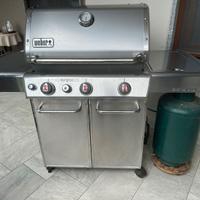 Barbecue a gas Weber in acciao inox