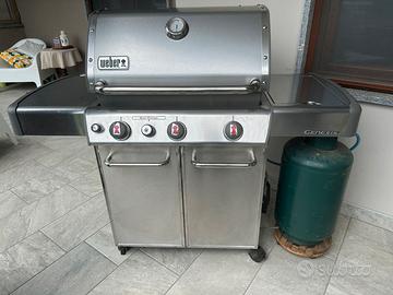 Barbecue a gas Weber in acciao inox