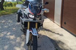 Honda crf 1000 dct africa twin adventure