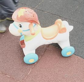 cavallo chicco bambino