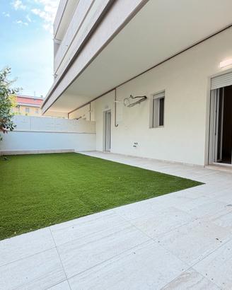 Giardino privato 60 mq - classe A - mare 350 m