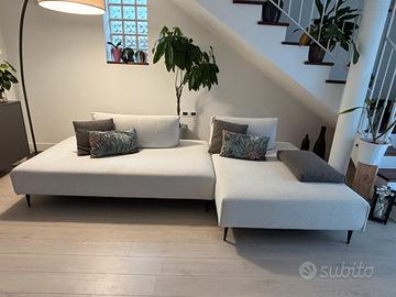 Divano mod. Bacio : modulare con schienali mobili