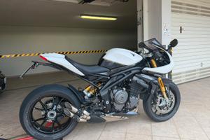 Speed triple 1200 rr