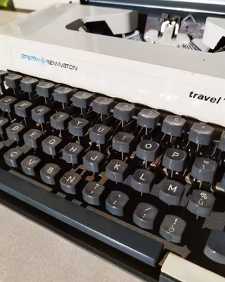 Macchina da scrivere Sperry Remington Travel 76 Vi