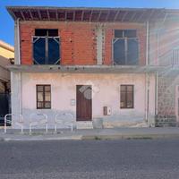 CASA SEMINDIPENDENTE A SANTA GIUSTA