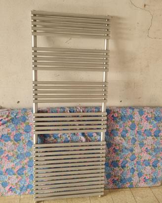 Termoarredo termosifone bagno argento