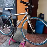 bici da corsa ibrida  scott