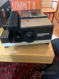 Proiettore per diapositive cin telecomando