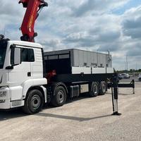 Man TGS 35.420 con cassone fisso e gru