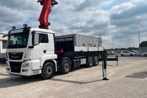 Man TGS 35.420 con cassone fisso e gru