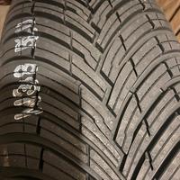 4 gomme nuovi Pirelli 4 stagioni 215/65R16