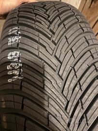 4 gomme nuovi Pirelli 4 stagioni 215/65R16
