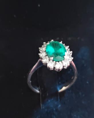 Anello in oro bianco con smeraldo e Diamanti!