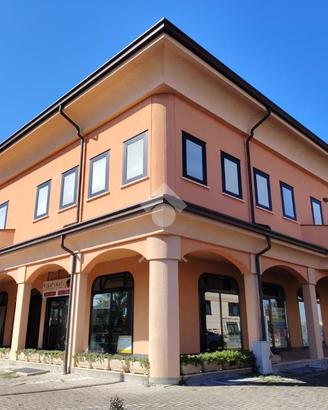 NEGOZIO A LONGIANO