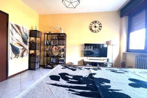 CENTRALISSIMO E AMPIO BILOCALE CON TERRAZZO !