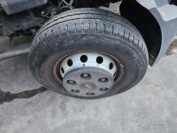 Ruota anteriore per Nissan NT500 3.0 Diesel del 20