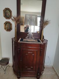 Antico comò in stile Luigi Filippo 