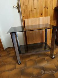 TAVOLINO IN VETRO CON RUOTE E 2 RIPIANI