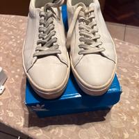Scarpe snikers bianche pull&bear numero 42