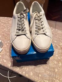 Scarpe snikers bianche pull&bear numero 42