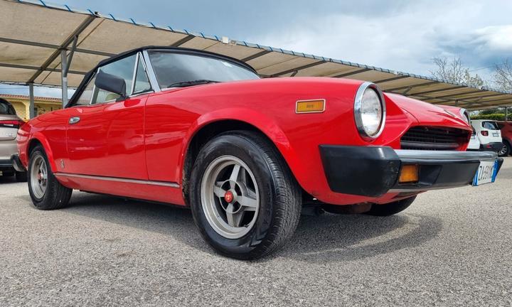 Fiat 124 Spider 2000 America Catal