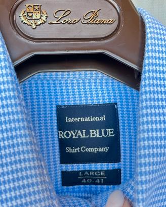 Camicia azzurra elegante – classica e raffinata