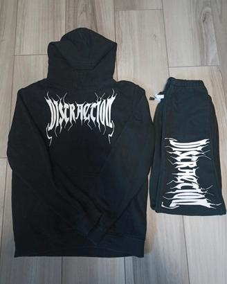 completo felpa e pantaloni 