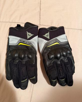 Guanti da donna per moto marca Dainese