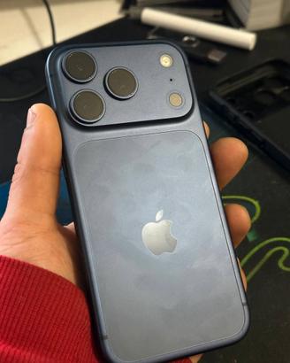 IPHONE 17 PRO 256 BLU COME NUOVO + FATTURA + COVER