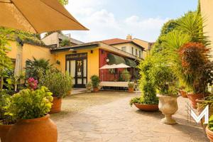 Casa indipendente di 1250 m² con più di 5 locali a