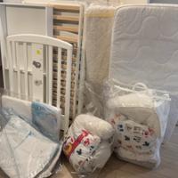 Lettino, trapunta, materassi, cuscini, parabordi
