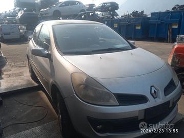 RENAULT CLIO 1.2 B 2007 D4FD7  PER RICAMBI