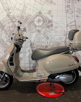 Vespa 310 GTS hpe