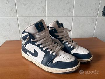 Air Jordan 1 Mid Obsidian White Metallic Gold – 44