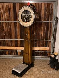 Bilancia BERKEL pesapersone con gettoniera 