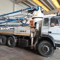 Iveco 330.30 + Pompa Cifa Metro 35