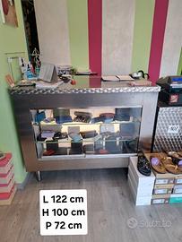 Arredamento negozio calzature/abbigliamento