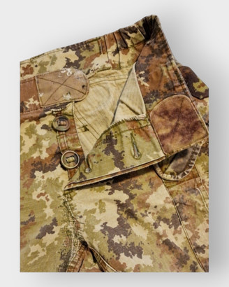 Pantaloni cargo taglia 46 con piccolo difetto