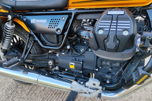Moto guzzi v9