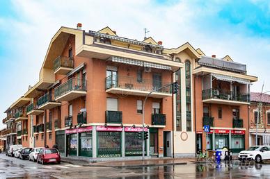 AMPIO BILOCALE RECENTE COSTRUZIONE CON BOX AUTO A