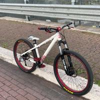 Moondraker play 3 dirt e whellie bike