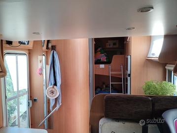 Chasson flash22 camper semintegrale con garage
