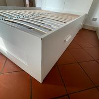 Letto matrimoniale 160x200 con doghe  e cassetti