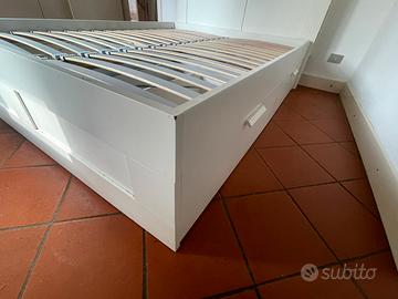 Letto matrimoniale 160x200 con doghe  e cassetti