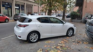 lexus ct200h 