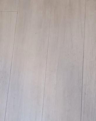 Piastrelle grigio rettangolari effetto legno