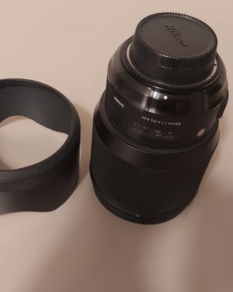 Sigma 85mm f/1.4 HSM DG Art attacco Nikon F